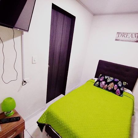 Aloha Hostel โบโกตา ภายนอก รูปภาพ