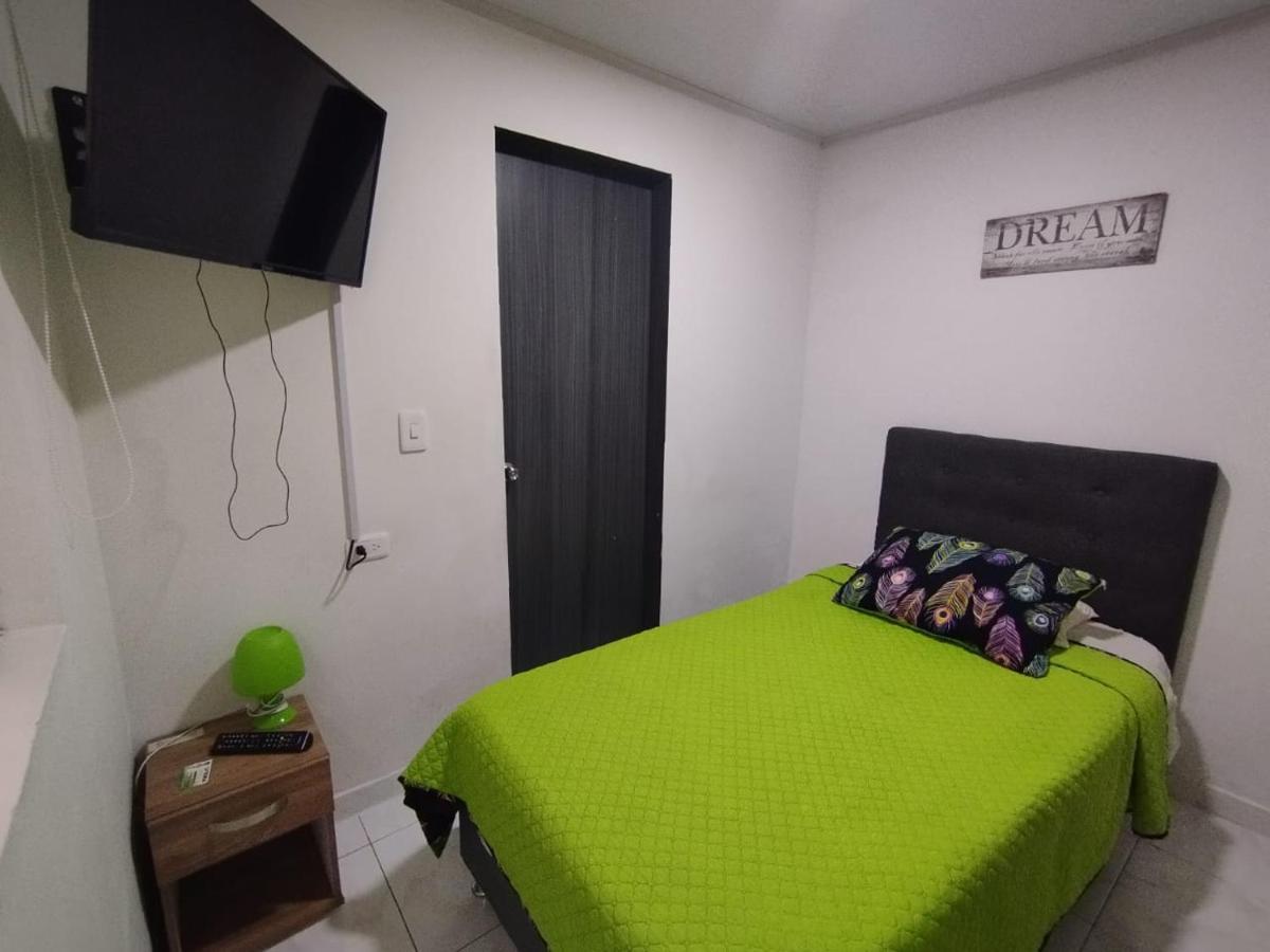 Aloha Hostel โบโกตา ภายนอก รูปภาพ