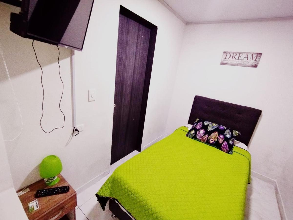 Aloha Hostel โบโกตา ภายนอก รูปภาพ