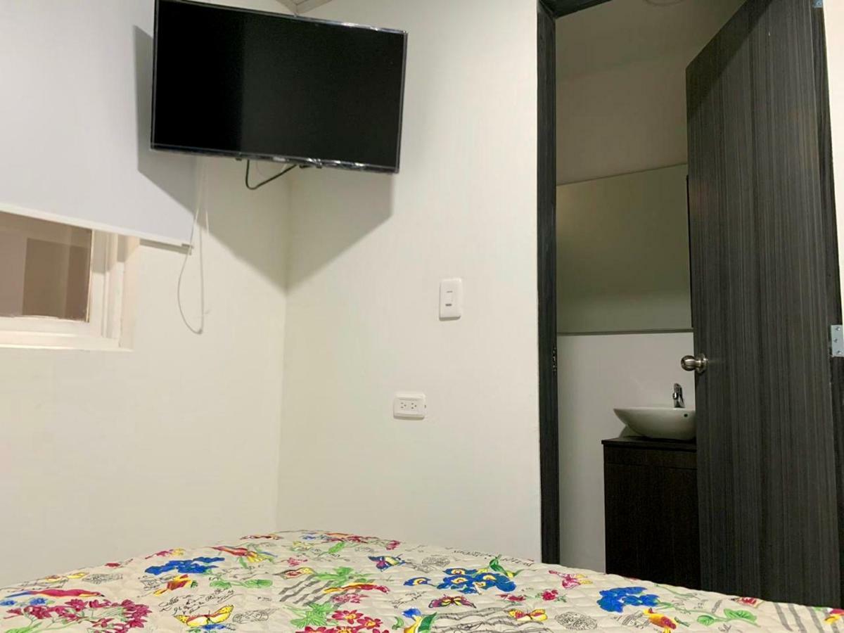 Aloha Hostel โบโกตา ภายนอก รูปภาพ